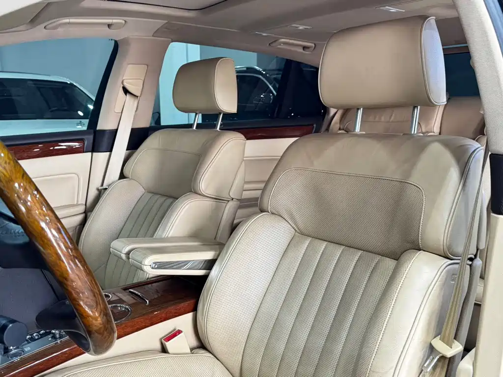 Volkswagen Phaeton — миниатюра 8