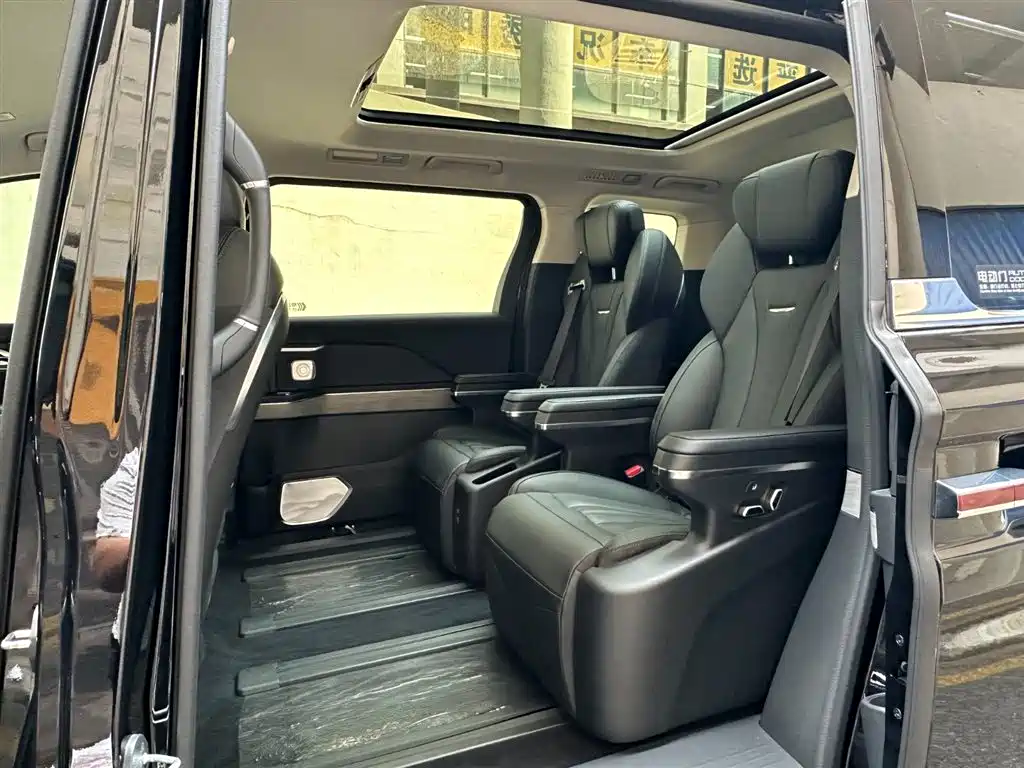 Hongqi HQ9 PHEV 2024 2.0T