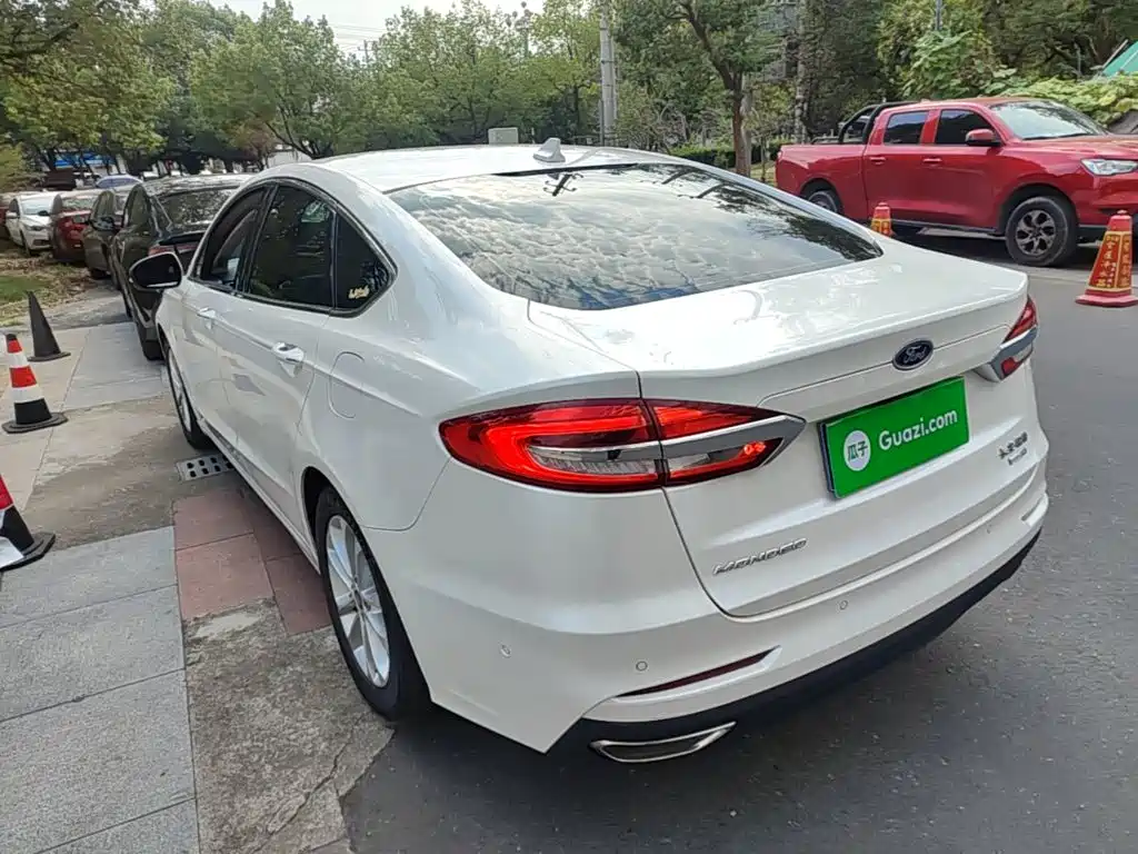 Ford Mondeo — миниатюра 5