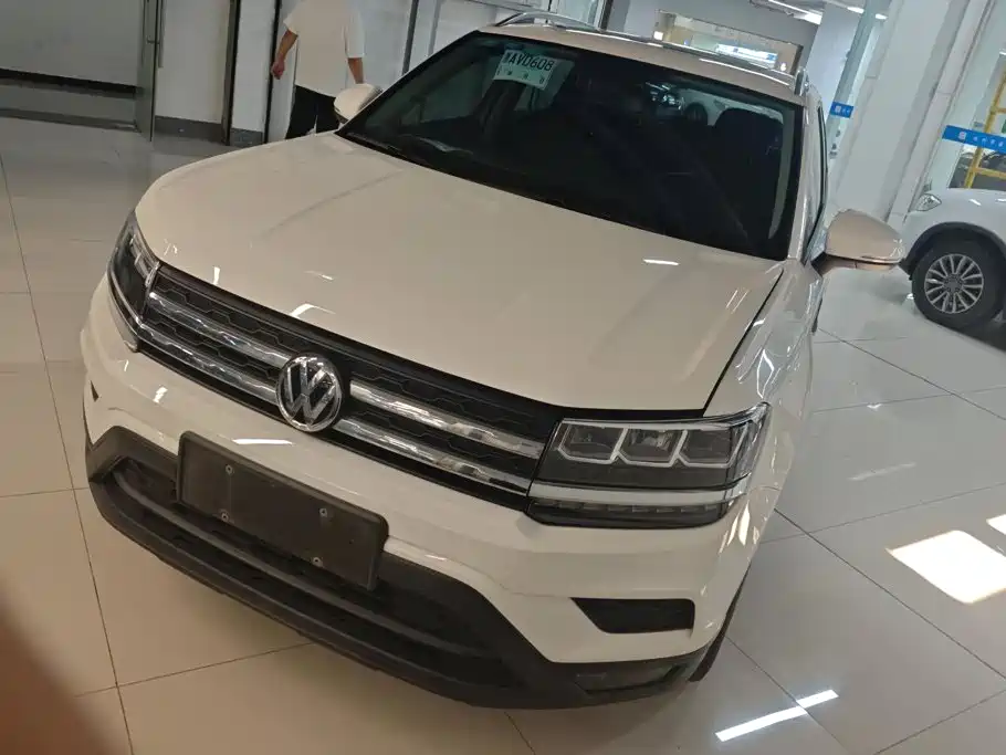 Volkswagen Tharu