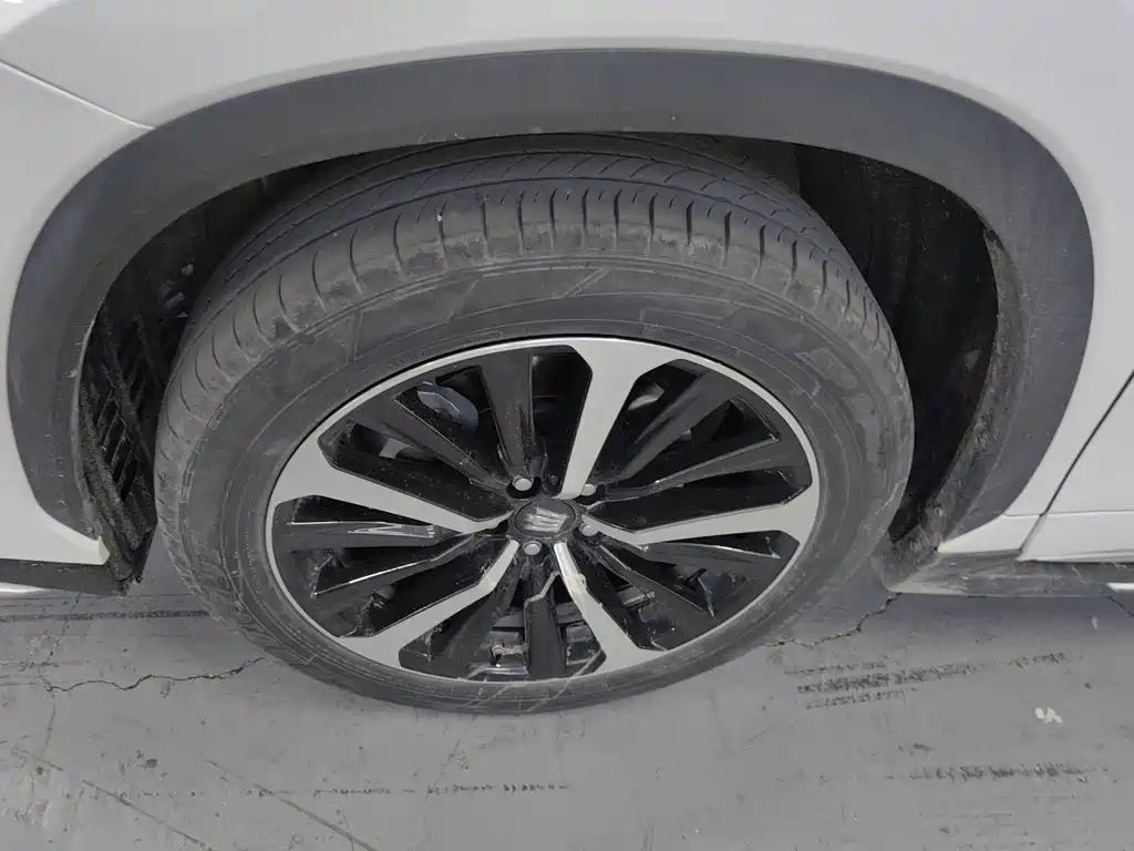 Toyota Crown Kluger — миниатюра 11