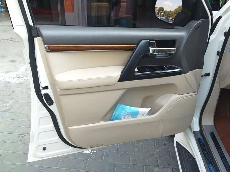 Toyota Land Cruiser — миниатюра 7