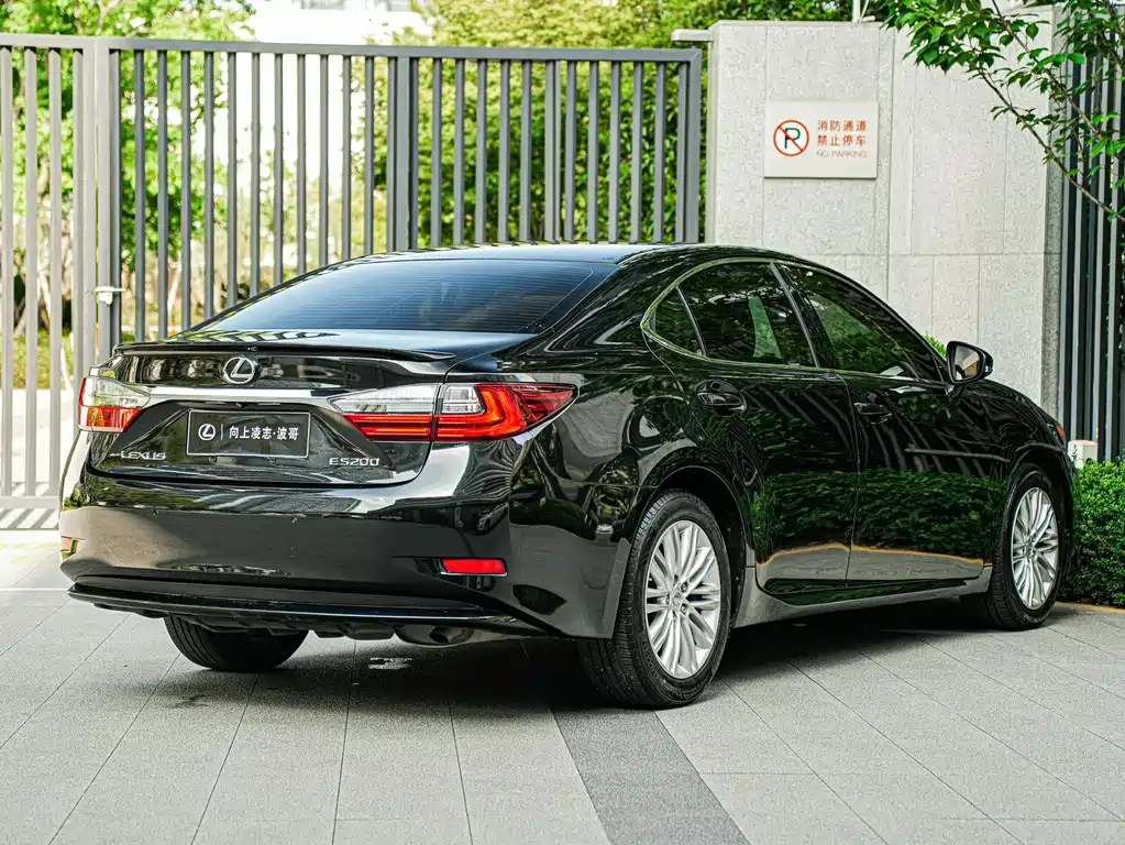 Lexus ES 2015 200 Elite