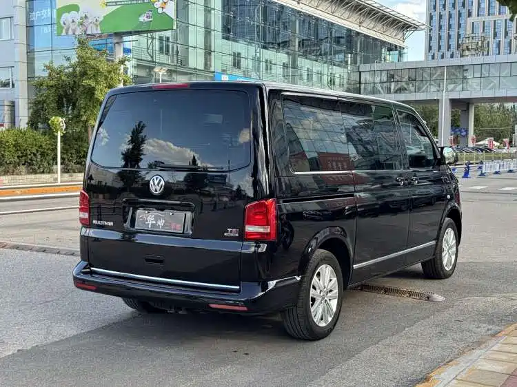 Volkswagen Multivan — миниатюра 2