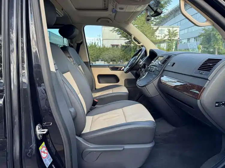 Volkswagen Multivan — миниатюра 8