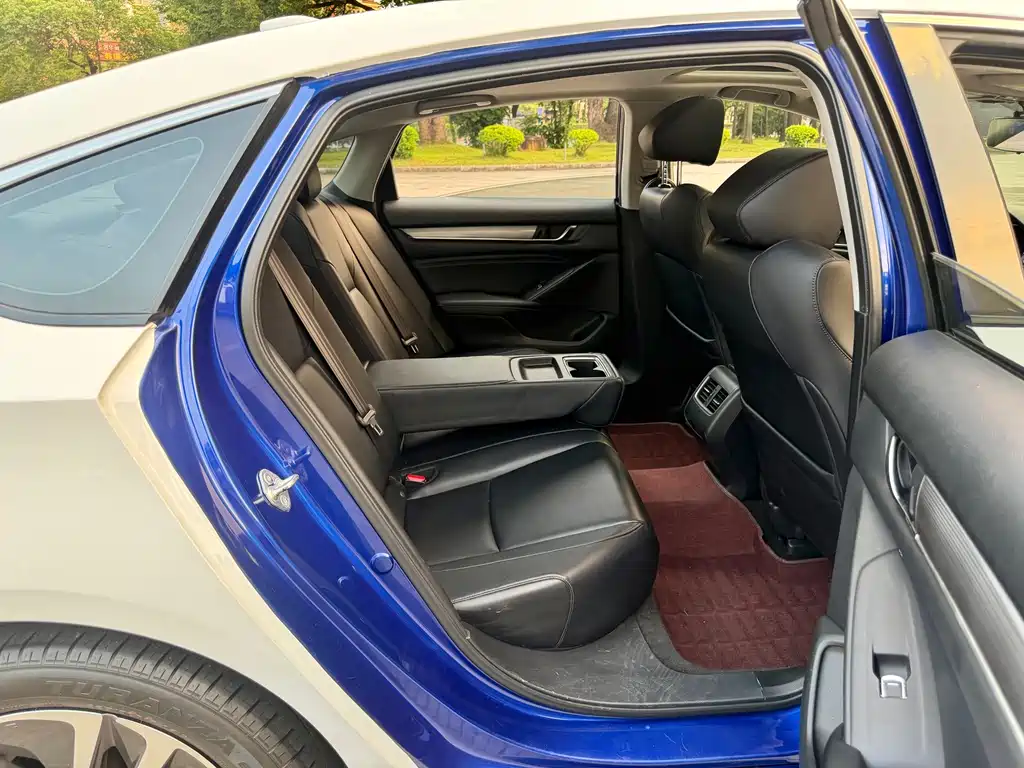 Honda Accord — миниатюра 19