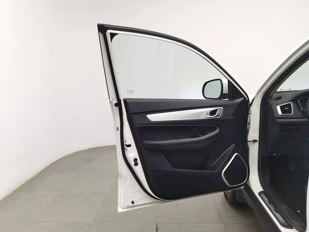 Geely Vision X6 — миниатюра 8