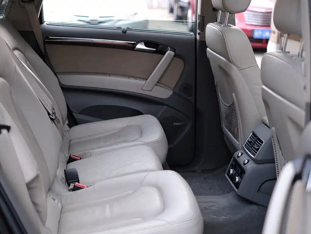 Audi Q7 — миниатюра 43
