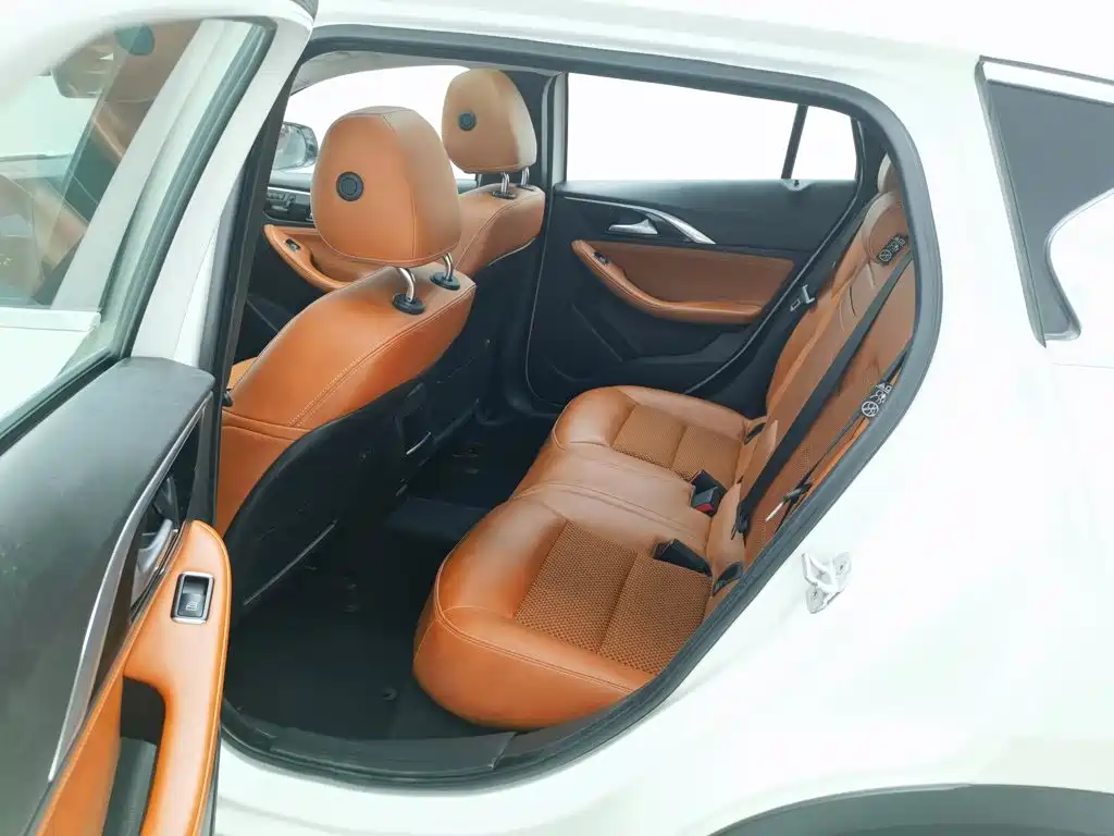 Infiniti QX30 — миниатюра 15