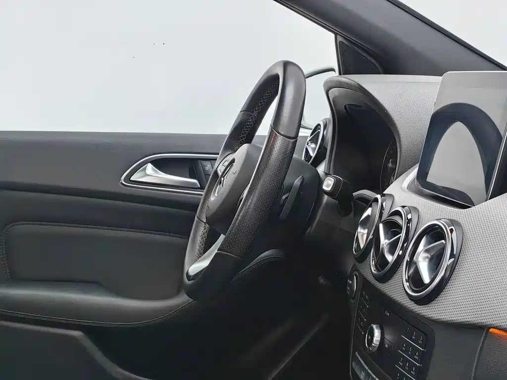 Mercedes-Benz B-Class — миниатюра 22