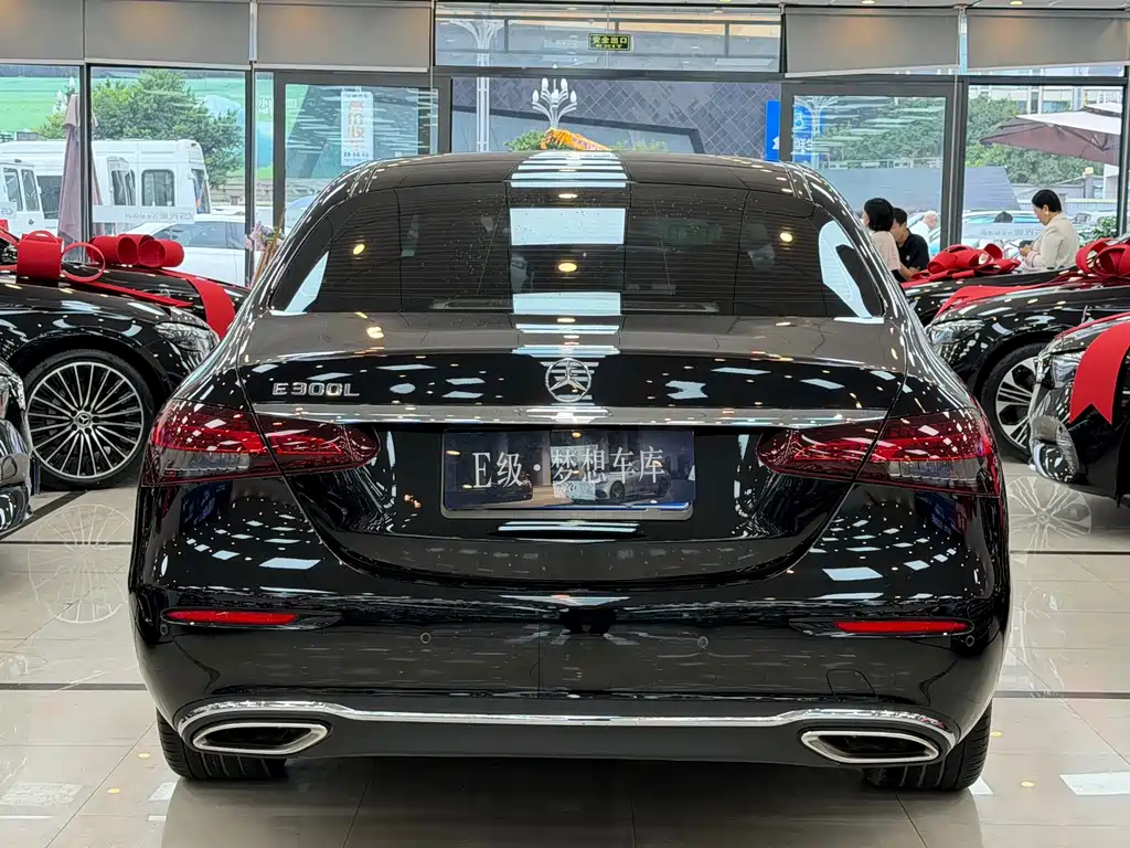 Mercedes-Benz E-Class — миниатюра 18