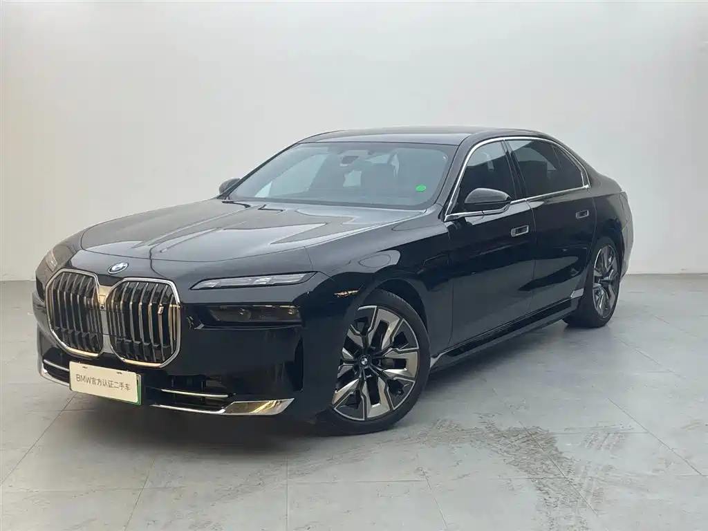BMW i7 2025