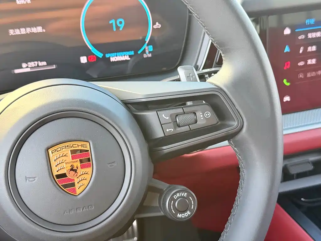 Porsche Cayenne — миниатюра 18
