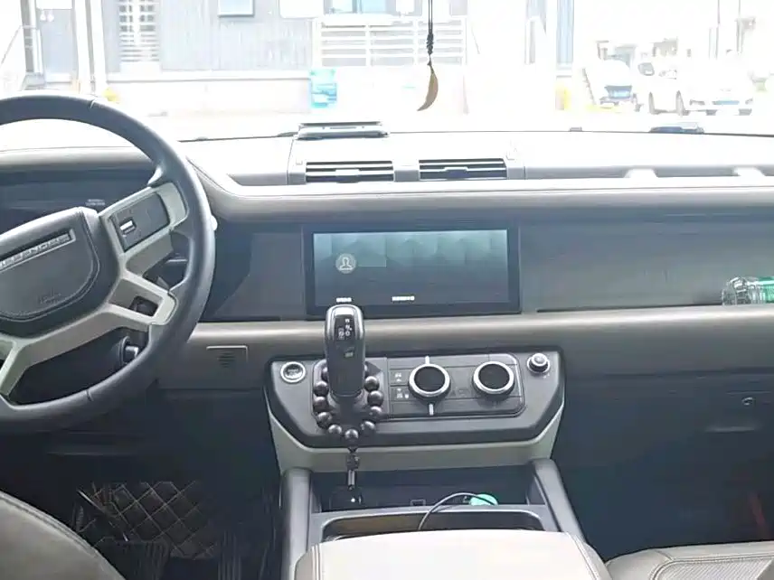 Land Rover Defender — миниатюра 7