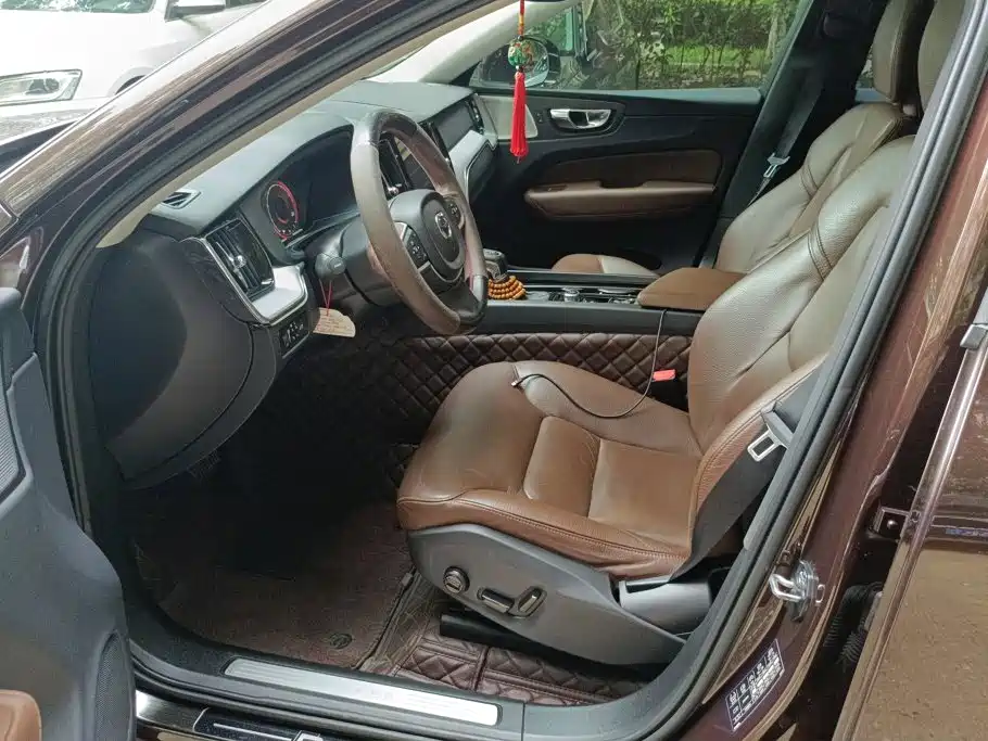 Volvo XC60 — миниатюра 9