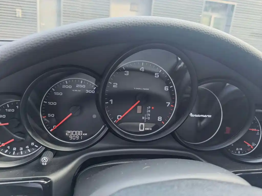 Porsche Panamera — миниатюра 4