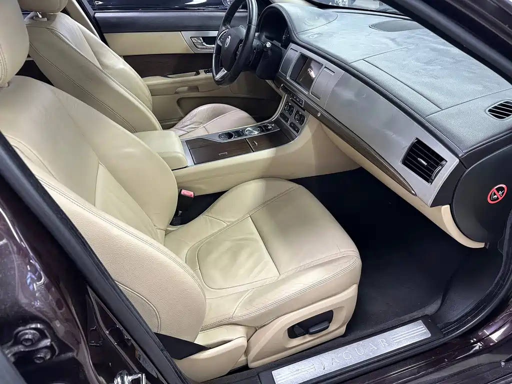 Jaguar XF — миниатюра 16
