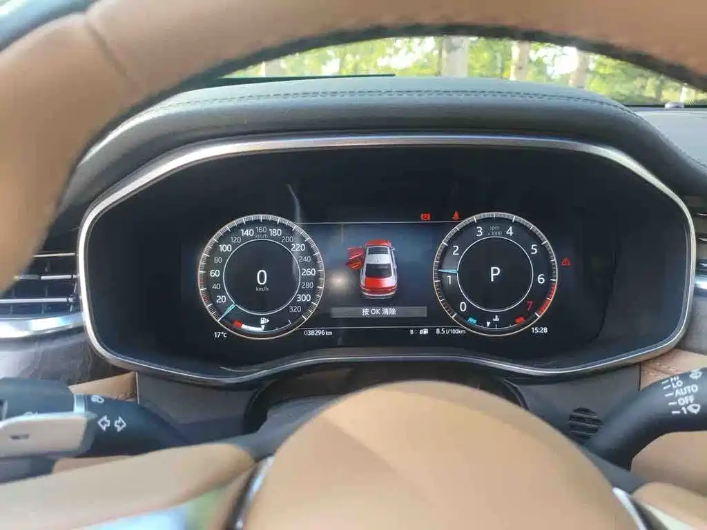 Jaguar XFL — миниатюра 6