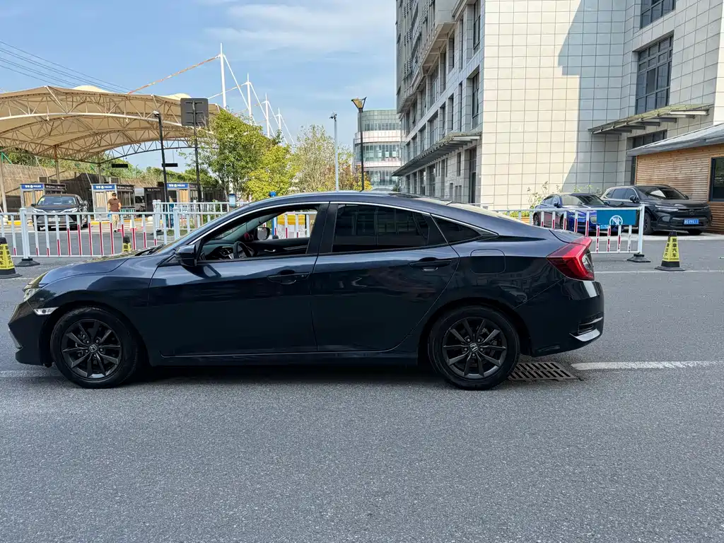 Honda Civic — миниатюра 12