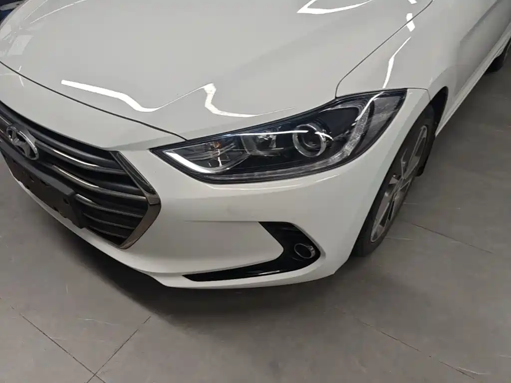 Hyundai Elantra — миниатюра 24