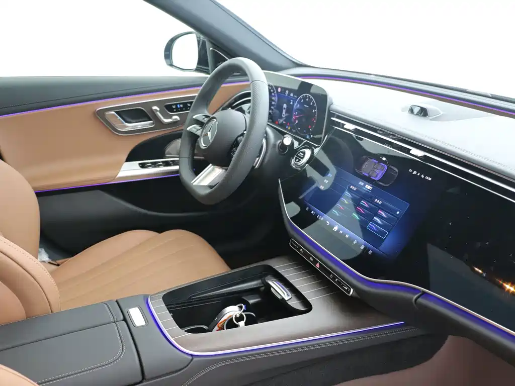 Mercedes-Benz E-Class — миниатюра 12