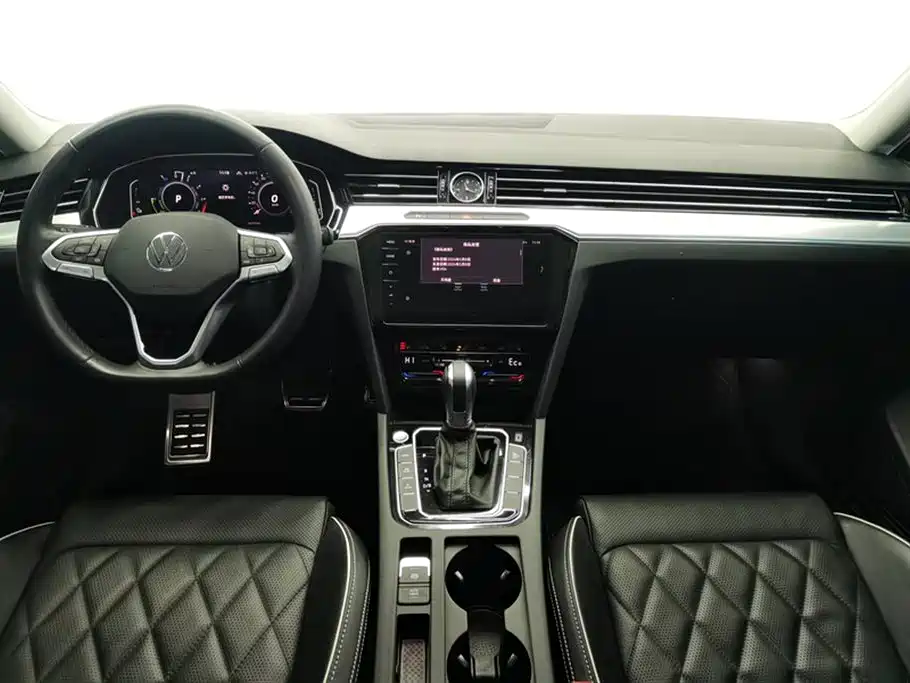 VOLKSWAGEN MAGOTAN GTE PLUG IN HYBRID