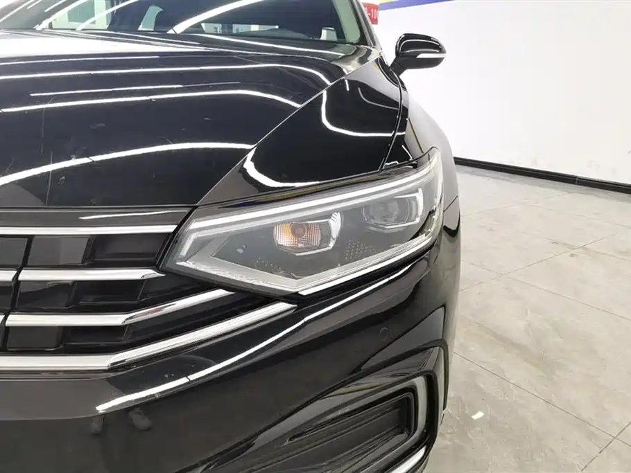 VOLKSWAGEN MAGOTAN GTE PLUG IN HYBRID