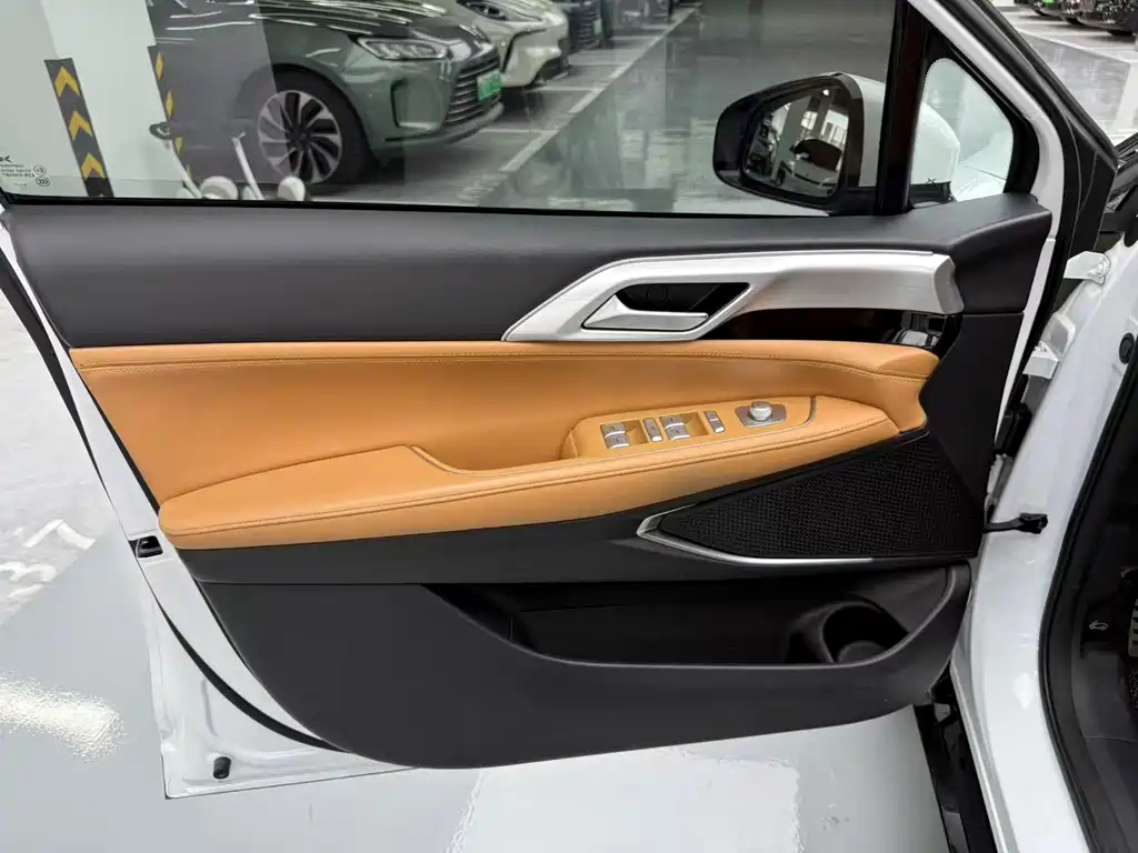 XPeng P5 — миниатюра 6