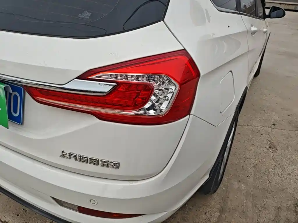 Baojun 310W — миниатюра 8