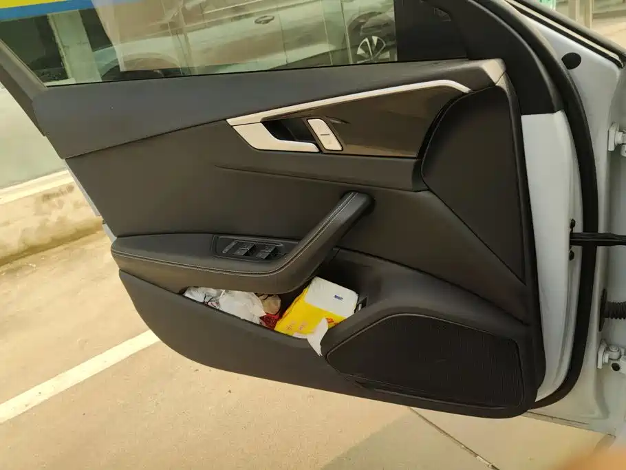 Audi A4L — миниатюра 7