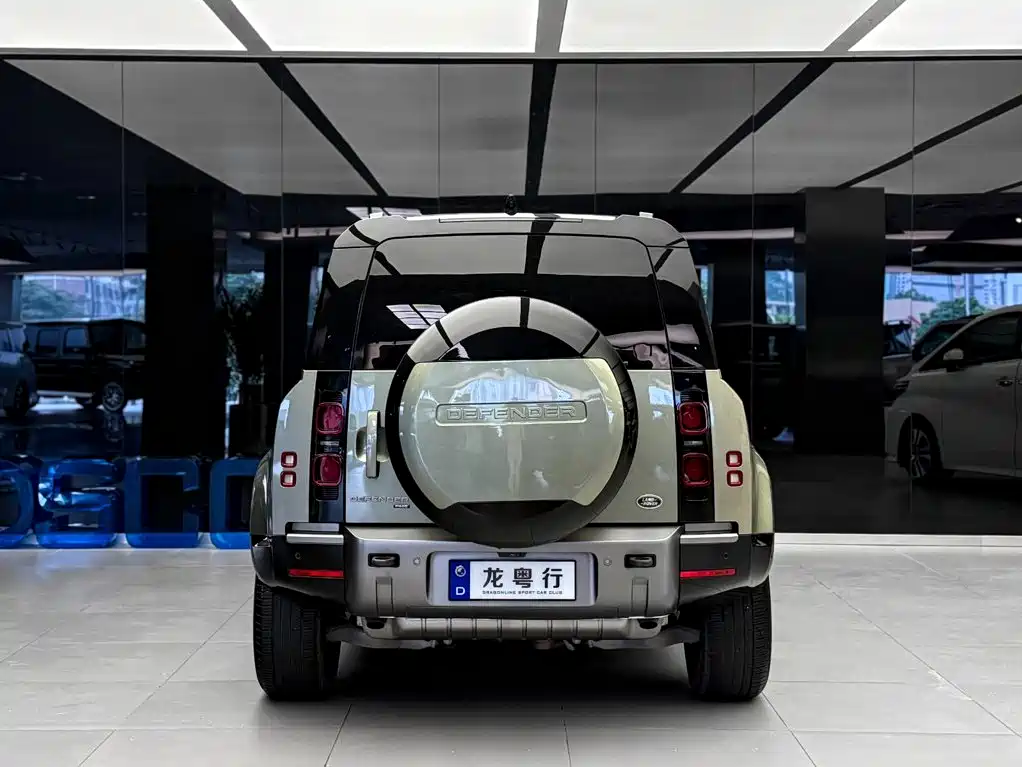 Land Rover Defender — миниатюра 5