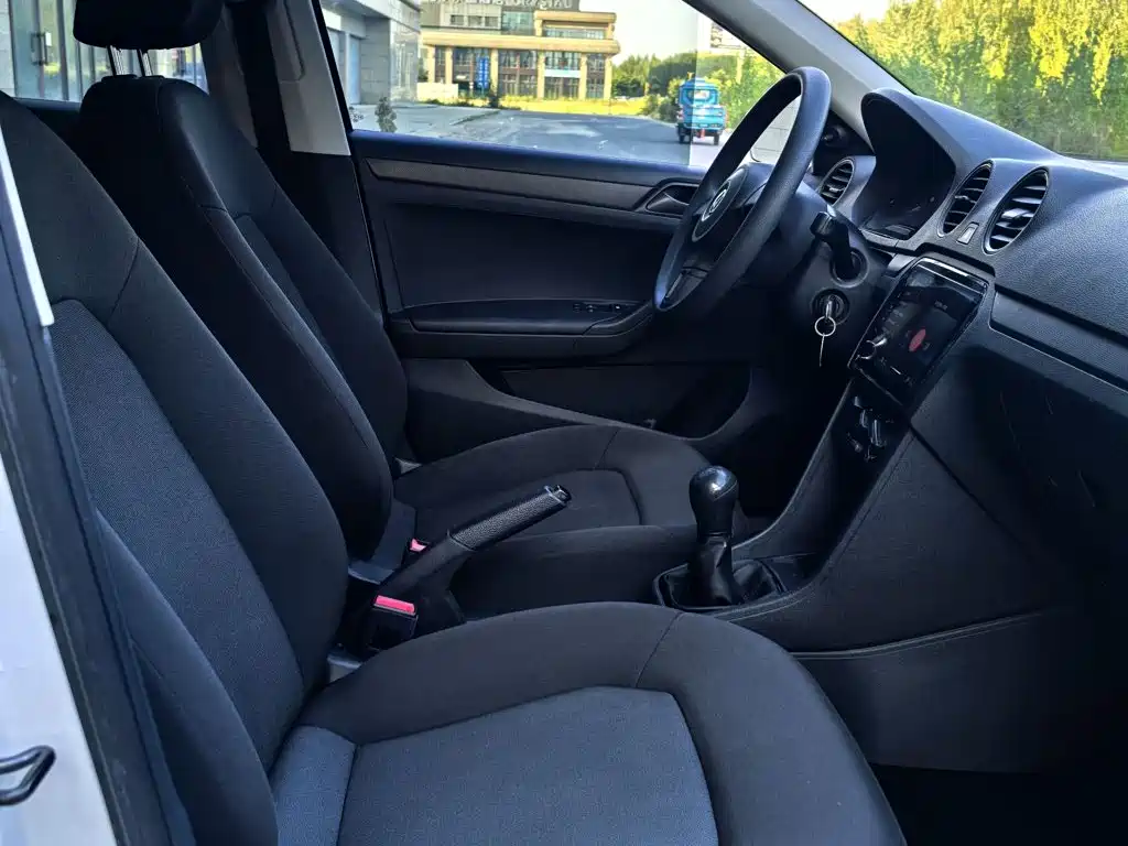 Volkswagen Jetta — миниатюра 6