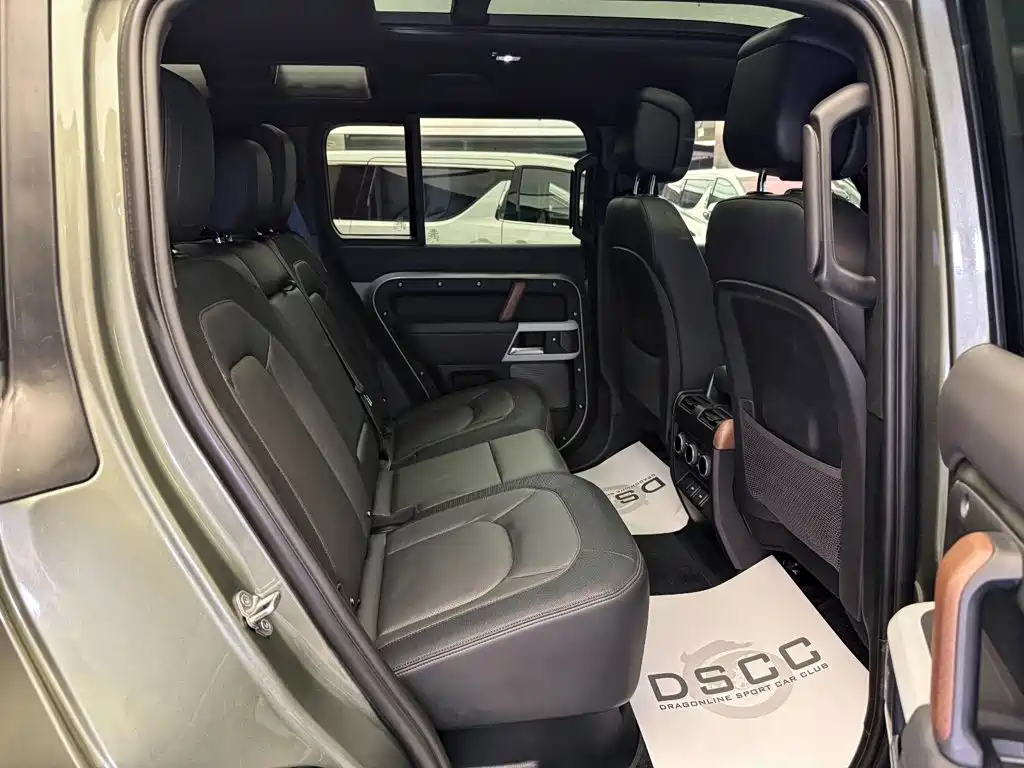 Land Rover Defender — миниатюра 12