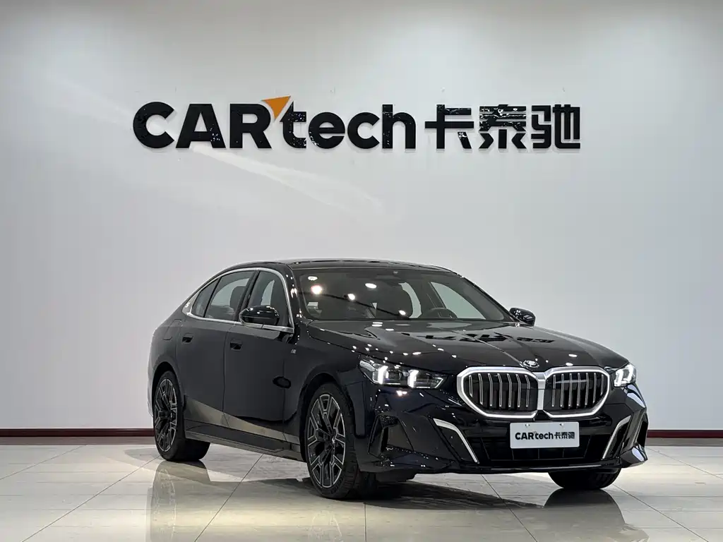 BMW 5 Series — миниатюра 3