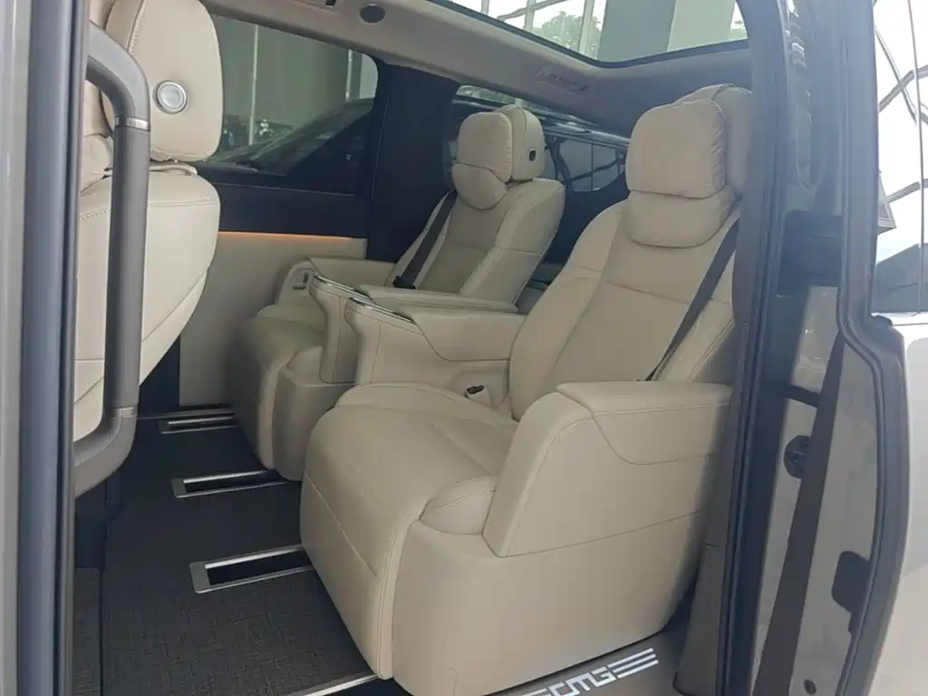 Li Auto Li MEGA — миниатюра 17