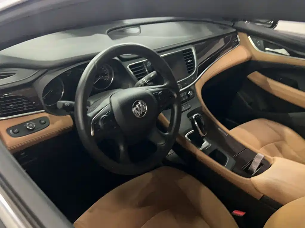 Buick LaCrosse — миниатюра 3