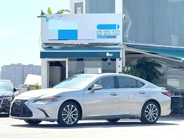 2021 Lexus ES