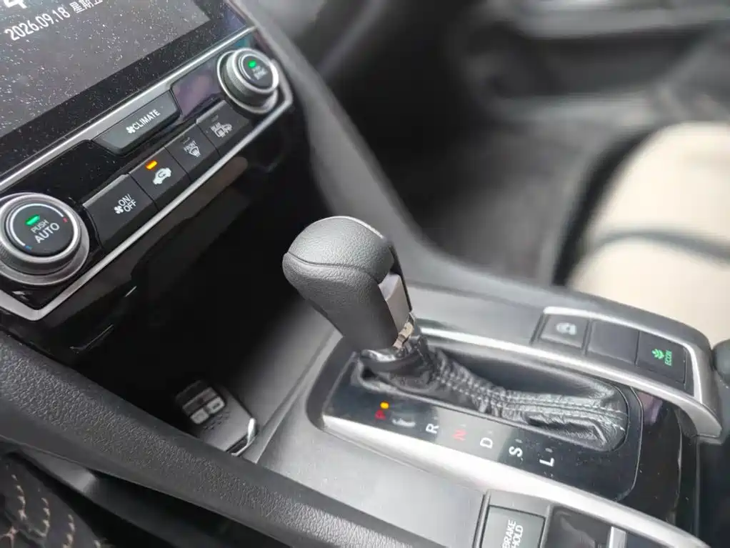 Honda Civic — миниатюра 13
