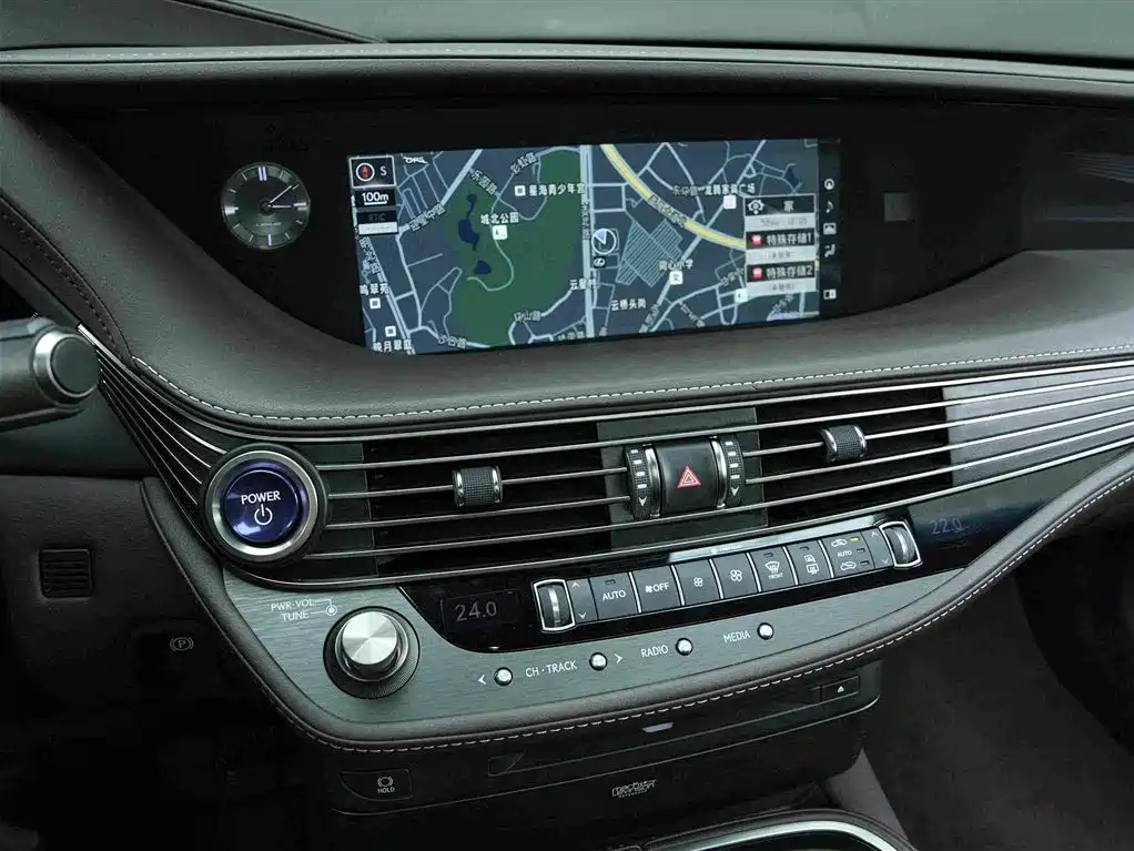 Lexus LS — миниатюра 9