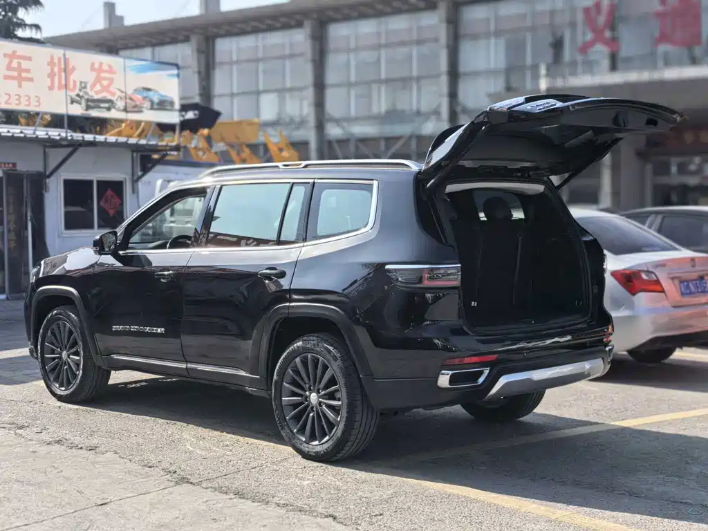 Jeep Grand Commander — миниатюра 17