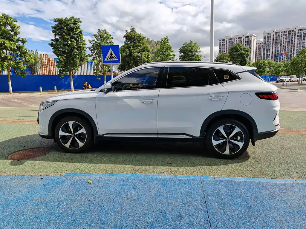 BYD PLUS New Energy — миниатюра 7