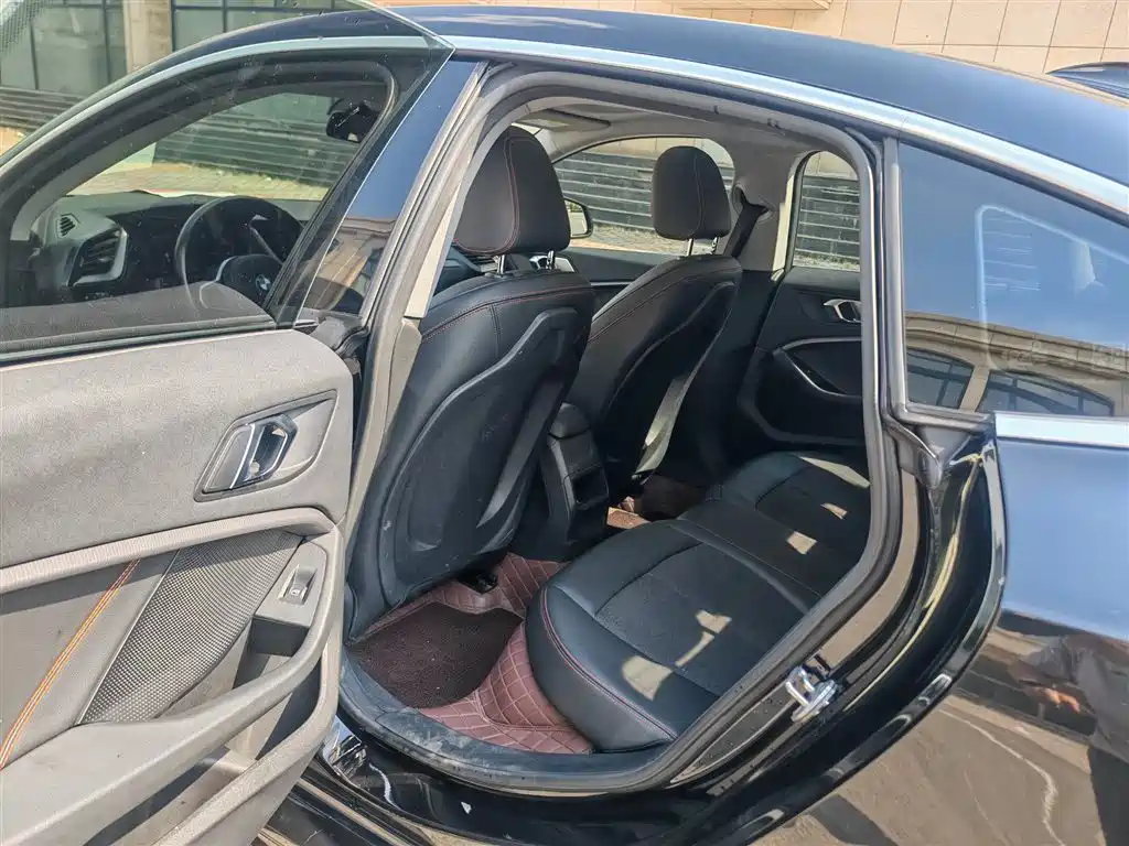 BMW 2 Series (Import) — миниатюра 9
