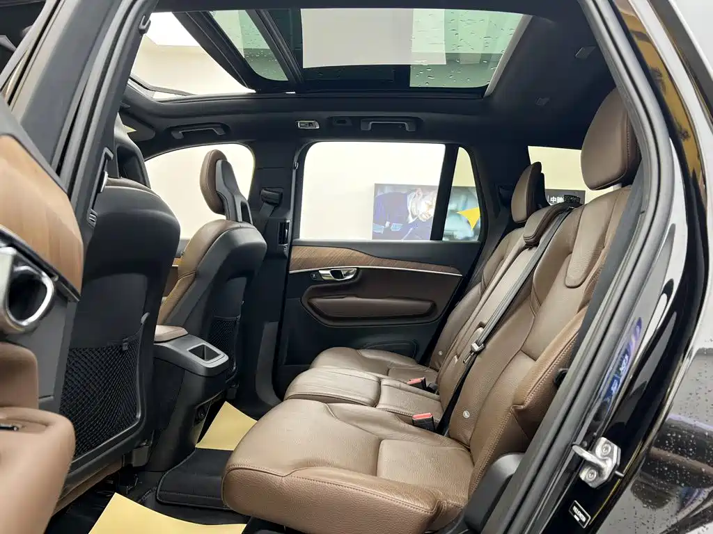 Volvo XC90 — миниатюра 19