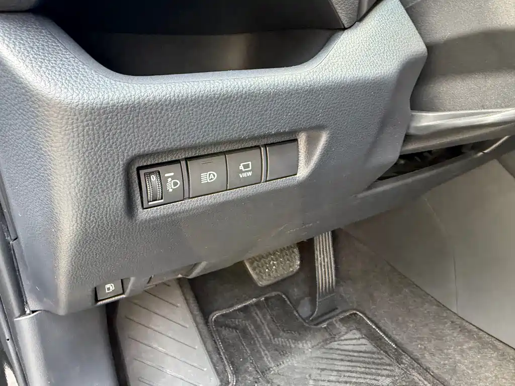 Toyota RAV4 — миниатюра 26