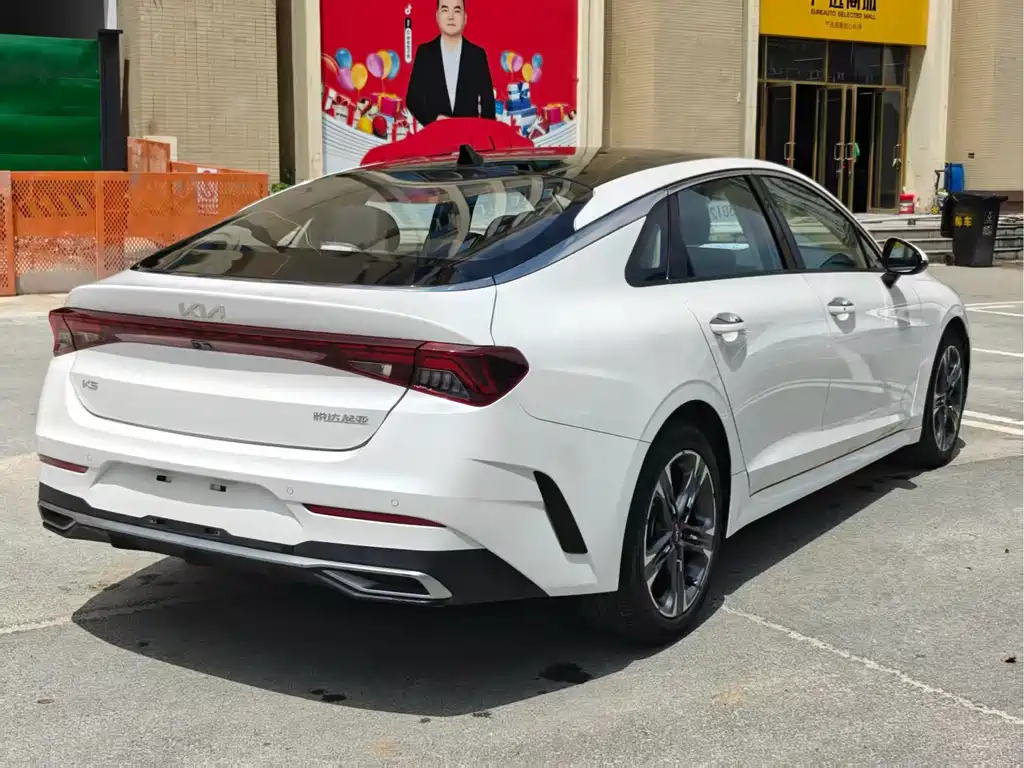 Kia K5 — миниатюра 9