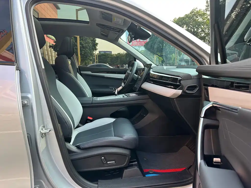 Geely Boyue L — миниатюра 10