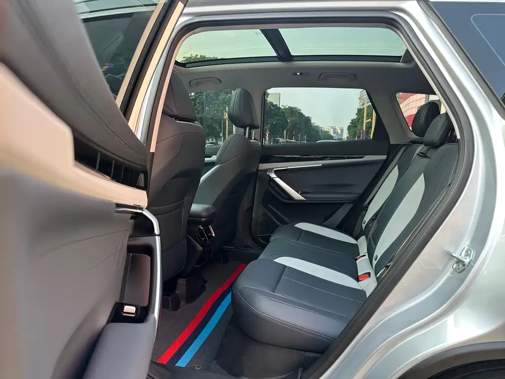 Geely Boyue L — миниатюра 8