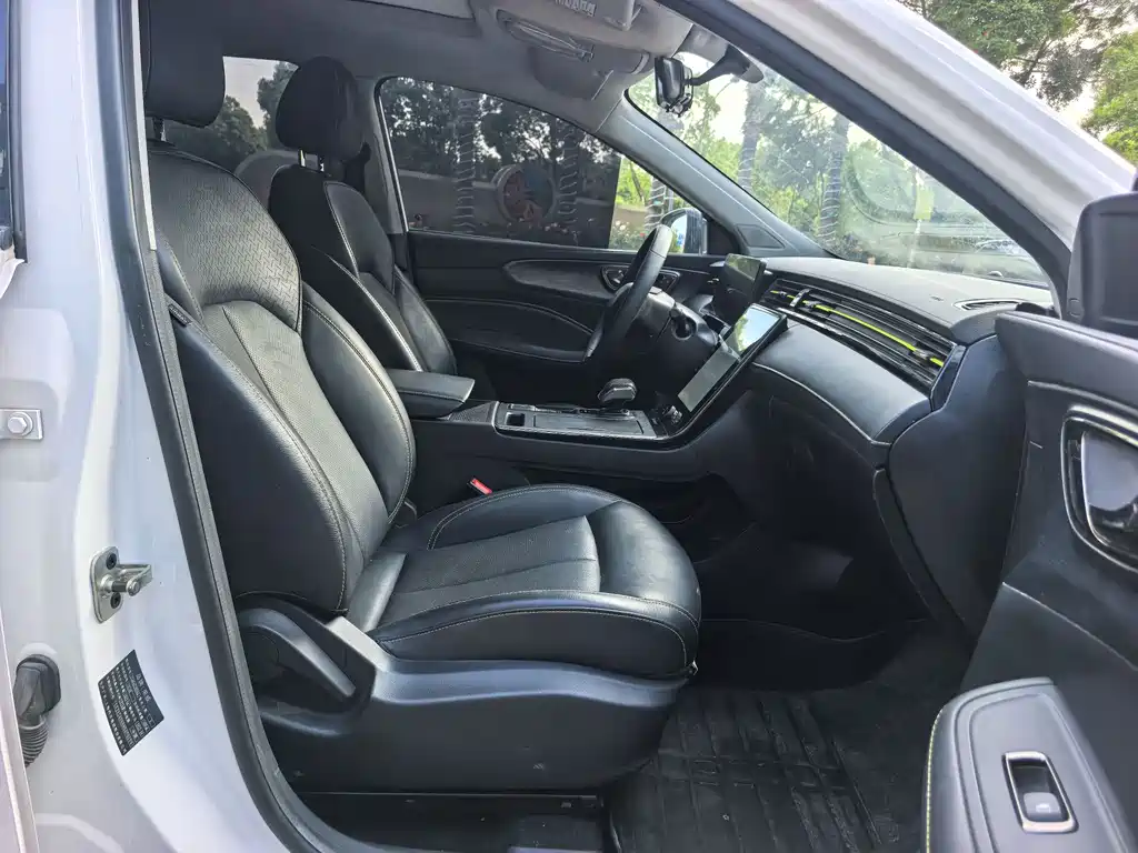 Roewe RX5 — миниатюра 12