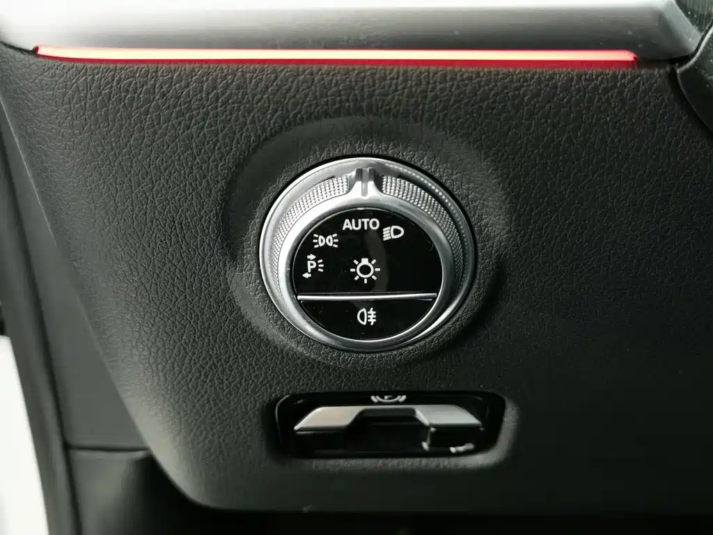 Mercedes-Benz C-Class — миниатюра 21