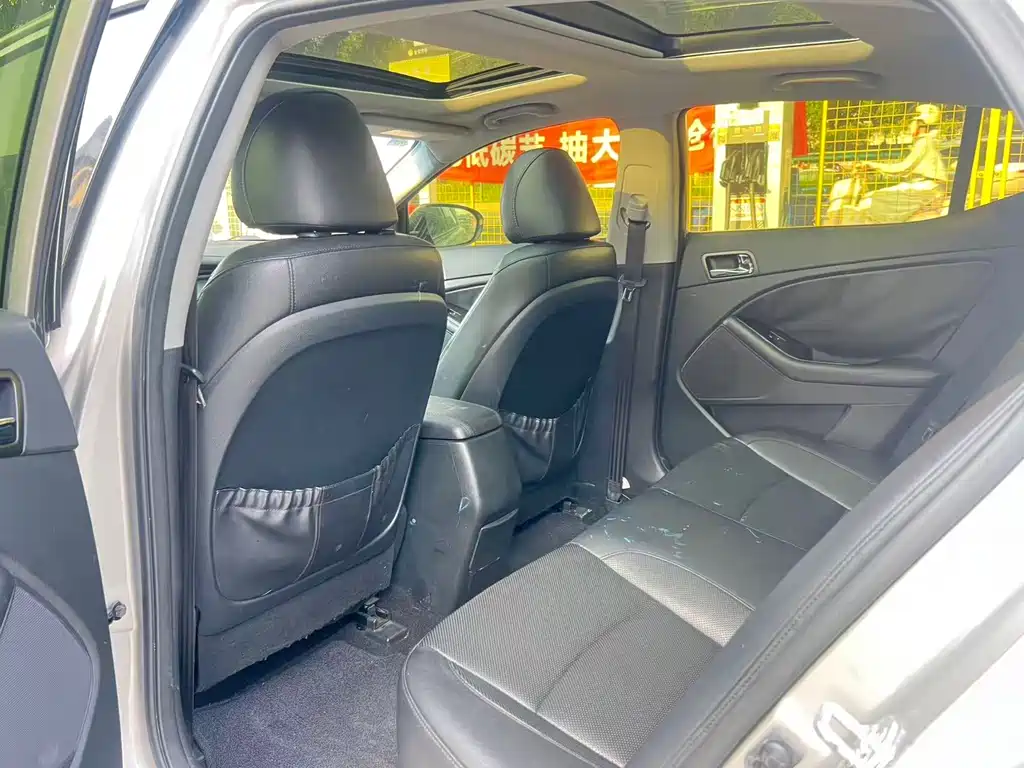 Kia K5 — миниатюра 16